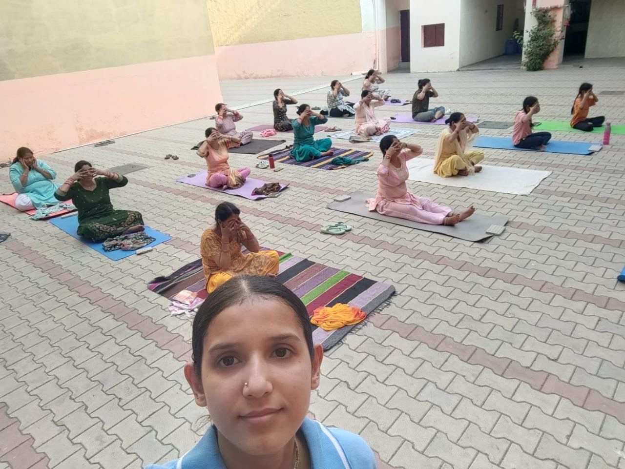 Yoga instructor Divya is organizing 6 yoga sessions every day in Navangaon.